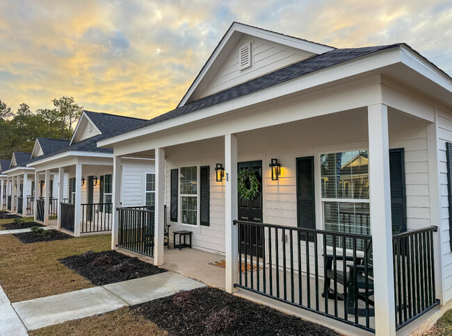 Building Photo - The Retreat