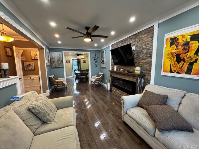 Foto del edificio - 753 Clarence Ave