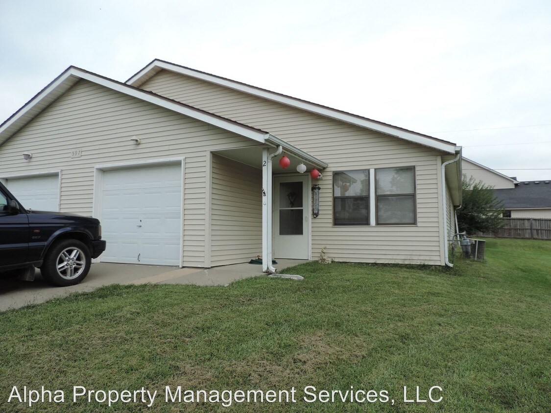 Primary Photo - 597 SE 110th Rd