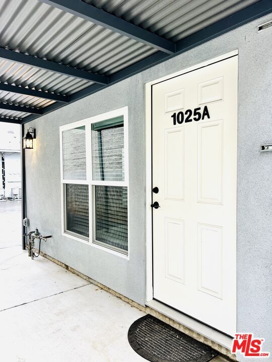 Building Photo - 1025 Justin Ave
