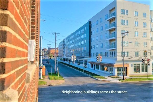 Building Photo - 1003 E Fayette