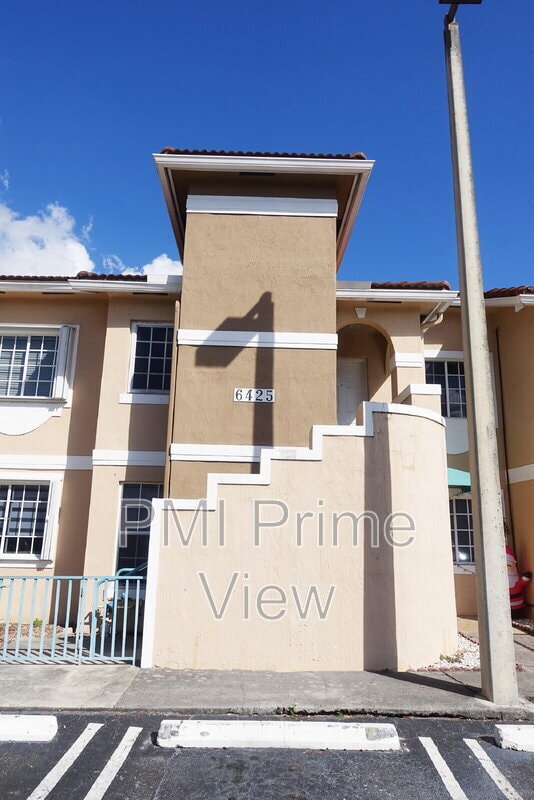 Foto del edificio - 6425 SW 130th Pl