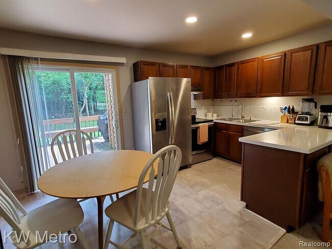 Building Photo - 601 Kendry