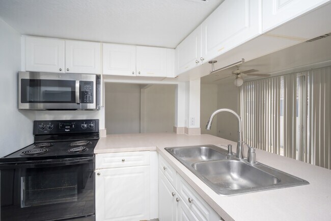 Building Photo - ICW_143 Mango Dr