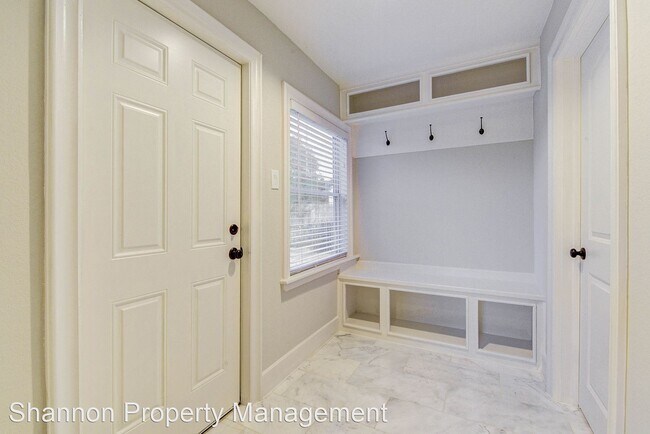 Foto del edificio - 3 br, 2 bath House - 3527 Charleston Street
