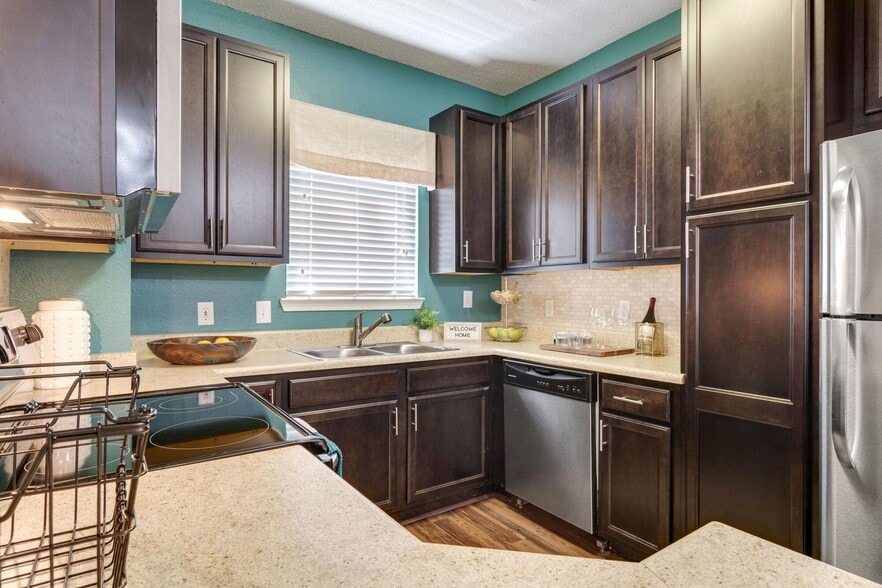 CHATTAHOOCHEE RIDGE APARTMENTS