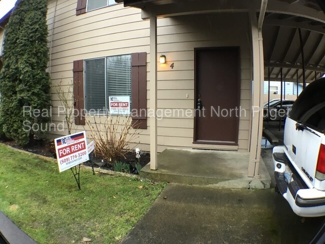 Foto del edificio - 7404 Rainier Dr