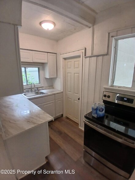 Foto del edificio - 1729 Church Ave