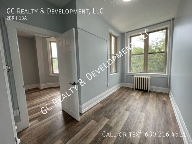 Foto del edificio - ***ELGIN 2 BDRM APT / HEAT INCLUDED / APPL...