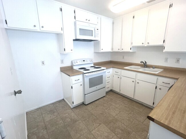 Foto del edificio - 10387 S White Rock Rd