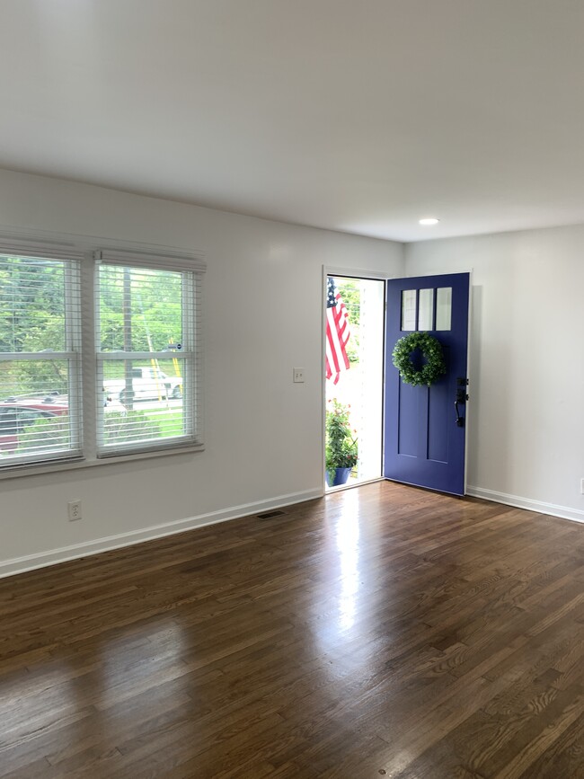 Foto del edificio - 2328 Johnson Ferry Rd