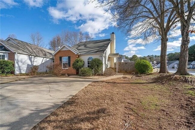 Building Photo - 2025 Brittania Cir