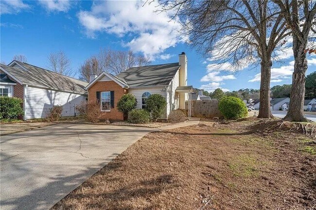 Foto del edificio - 2025 Brittania Cir