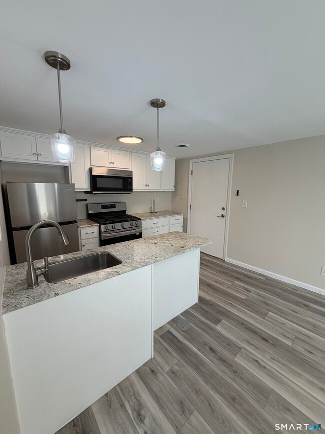 Foto del edificio - 267 Branford Rd