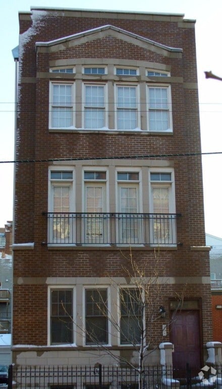 Building Photo - 1321 W Belmont Ave