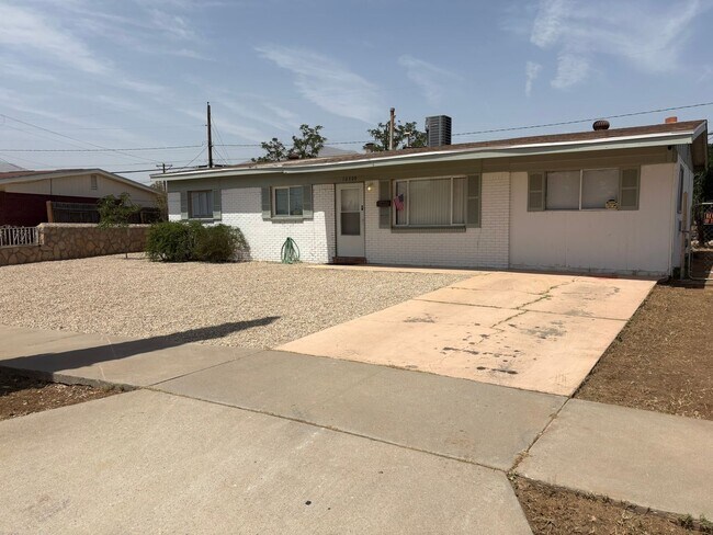 Foto del edificio - HOME FOR RENT NORTHEAST EL PASO