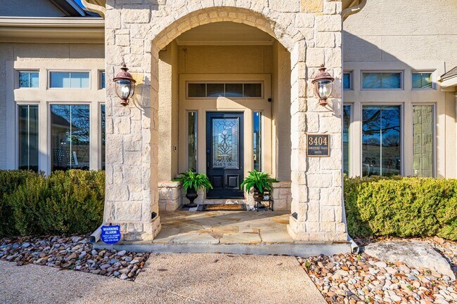 Foto del edificio - 3404 Comanche Trace Dr
