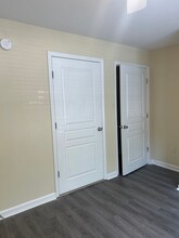 Building Photo - 3915 Cherokee Woods Way