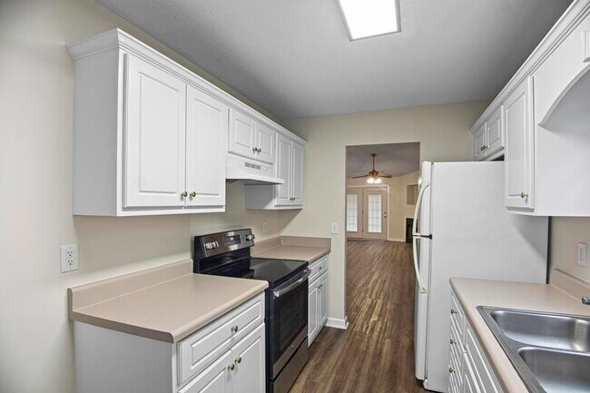 Foto del edificio - 2106 Abigail Ln SW