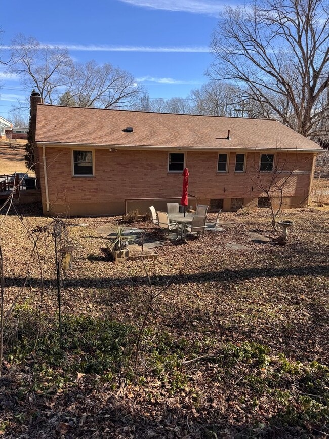 Building Photo - 4 Bedroom || 2.5 Bathroom Home in Boonsboro