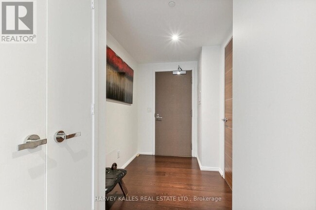 Building Photo - 1 Bloor St E