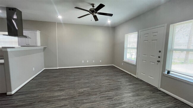 Foto del edificio - 4510 Mayflower St