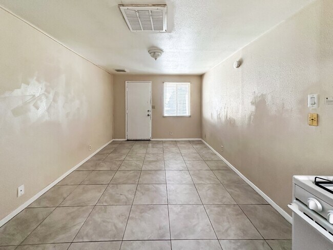 Foto del edificio - 115 W Church Ave - Unit B