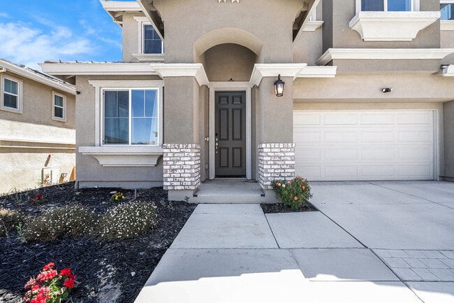 Building Photo - 31 Cortina Ct