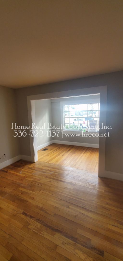 Foto del edificio - 2047 W Clemmonsville Rd