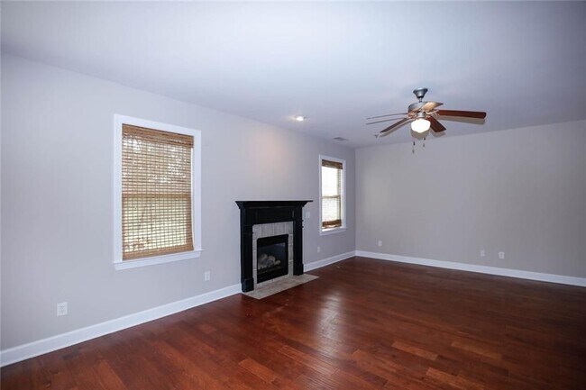 Building Photo - 3380 Gables Ct