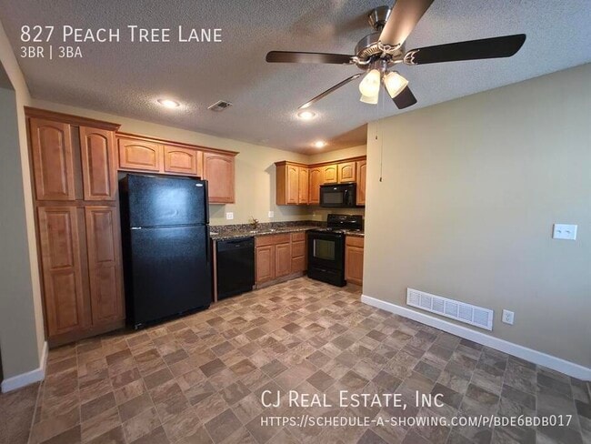 Building Photo - 827 SW Peach Tree Ln