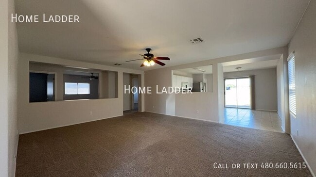 Foto del edificio - 11776 W Larkspur Rd