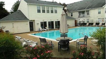 Foto del edificio - 1403 Ivywood Rd