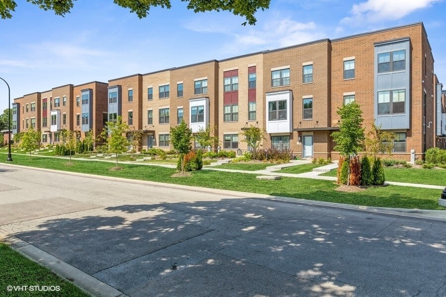 Foto principal - 220 E Lincoln St
