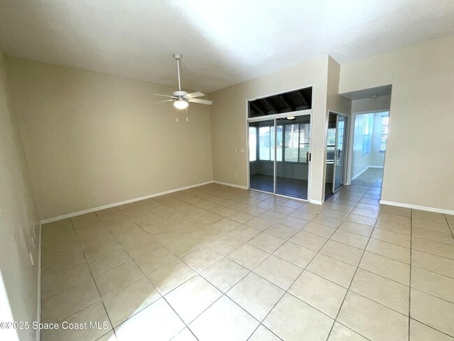 Building Photo - 740 Spring Valley Dr
