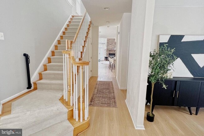 Building Photo - 40440 Milford Dr