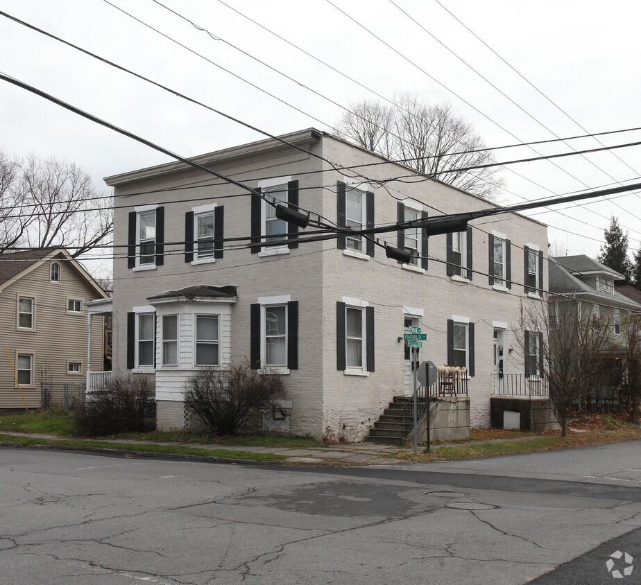 Primary Photo - 86-90 Pine St
