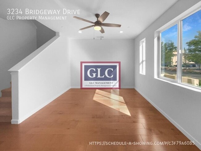 Foto del edificio - 3234 Bridgeway Dr