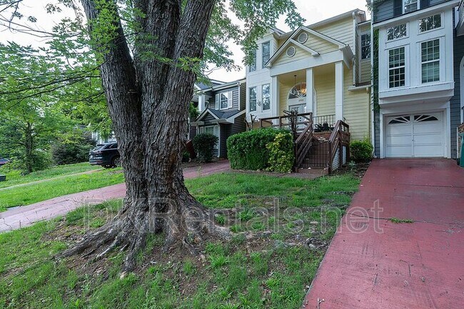 Photo - 2200 Goodwood Blvd SE House