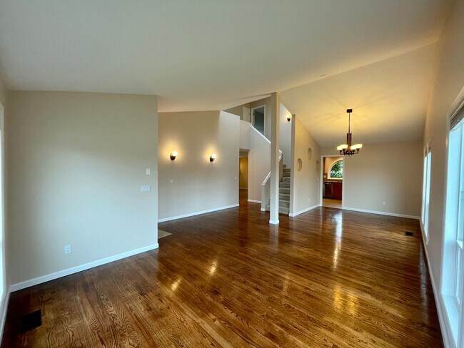 Building Photo - Spacious SW Beaverton 3 Bed 2.5 Bath House...