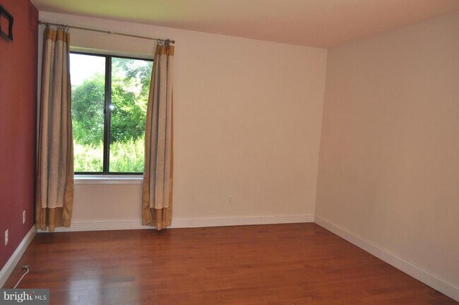 Foto del edificio - 5478 Cedar Ln