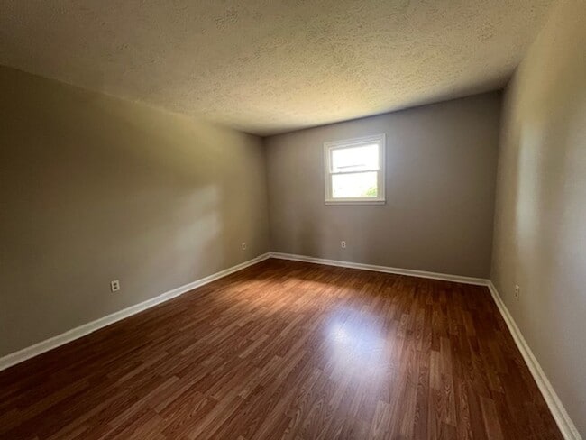 Building Photo - 6421 Applecross unit C ~  Southwood