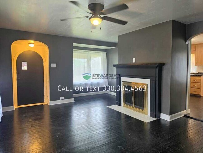 Foto del edificio - 2119 Maple Ave NE