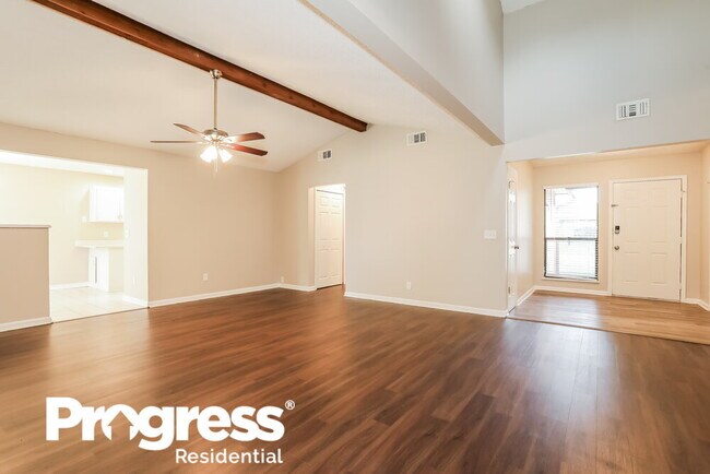 Foto del edificio - 528 Samuel Huntington St