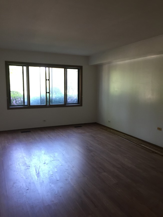Building Photo - 163 Ruga Ct