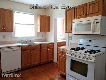 Building Photo - 2 br, 1 bath Apartment - 574 School St
