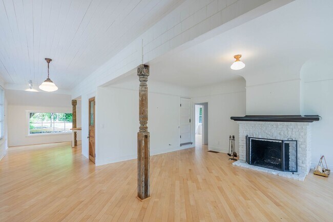 Foto del edificio - 3BR+Office/2BA Sycamore Park Mill Valley D...