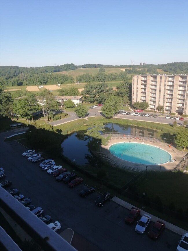 Foto del edificio - 9314 Cherry Hill Rd