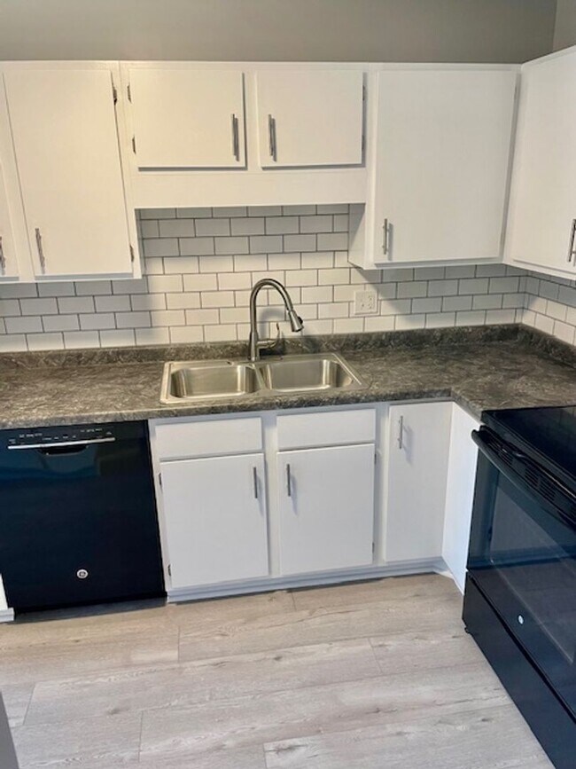 Foto del edificio - 1 Bed/1 Bath Condo by Hyland Park Reserve!...