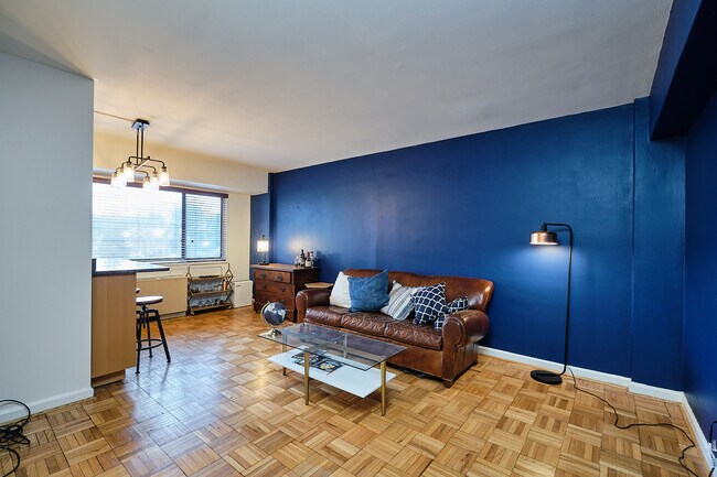 Foto del edificio - 3701 Connecticut Ave NW
